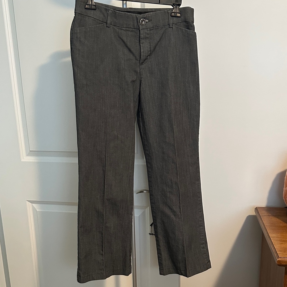 Lee Classic Straight-Leg Trousers in Charcoal Sz 4